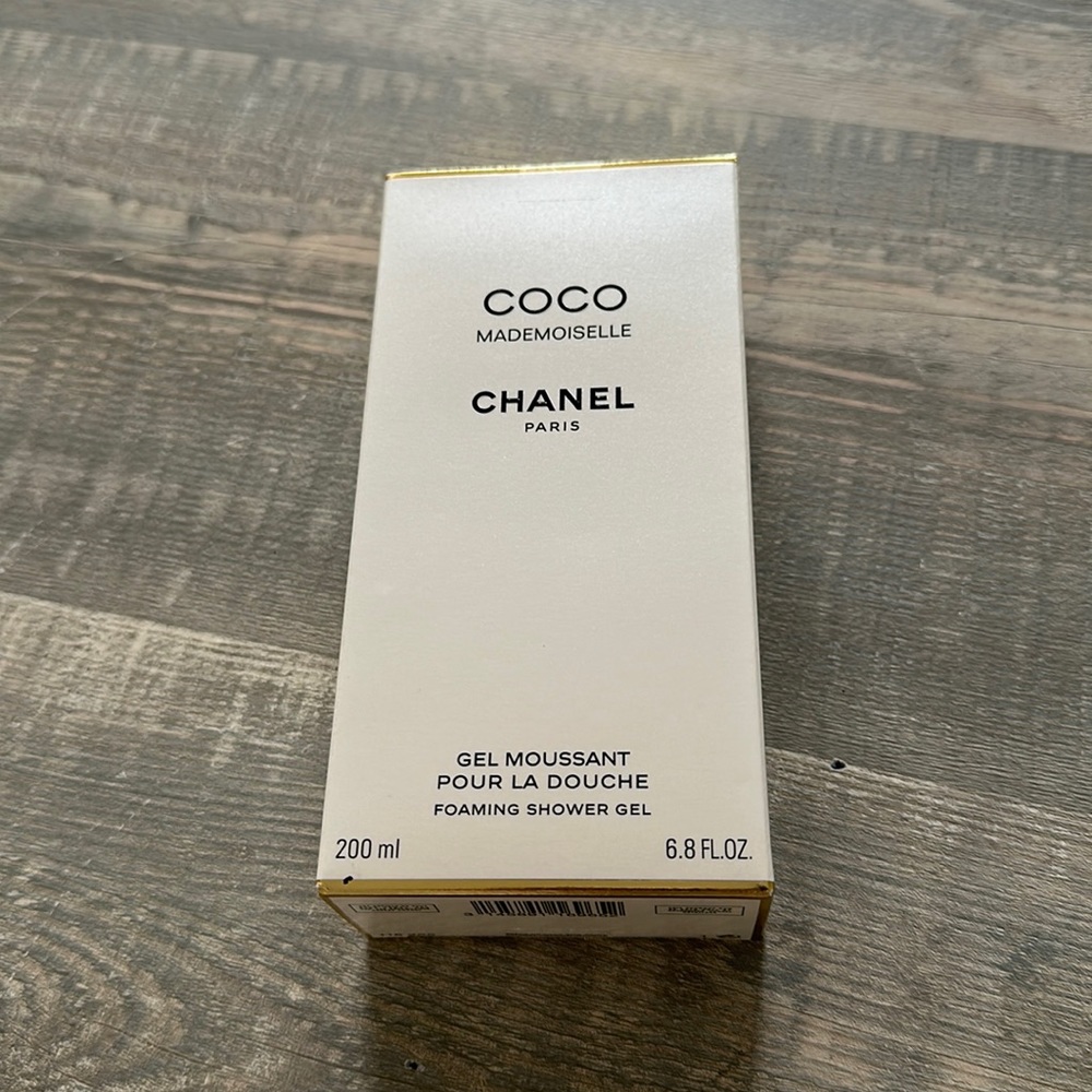 Chanel foaming shower gel